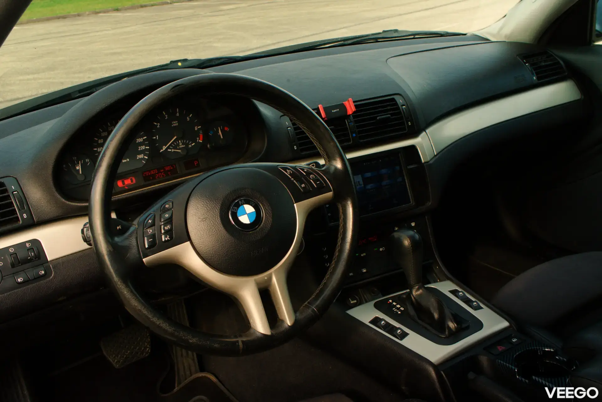 BMW 325 2.5 141kW
