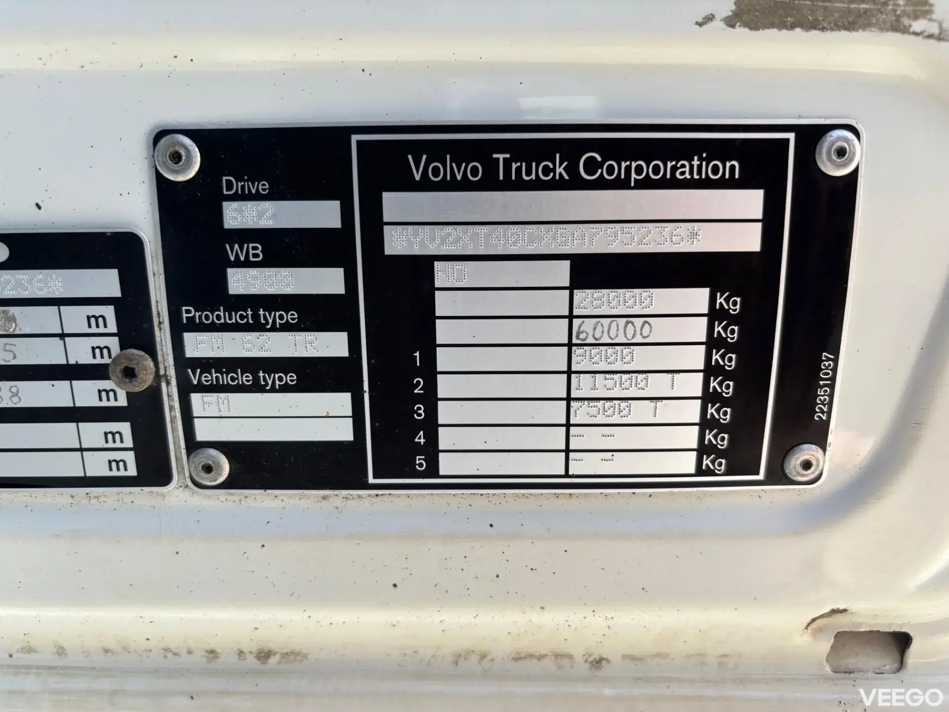 Volvo FM 6X2*4 + RETARDER + CARRIER SUPRA 1250 375kW