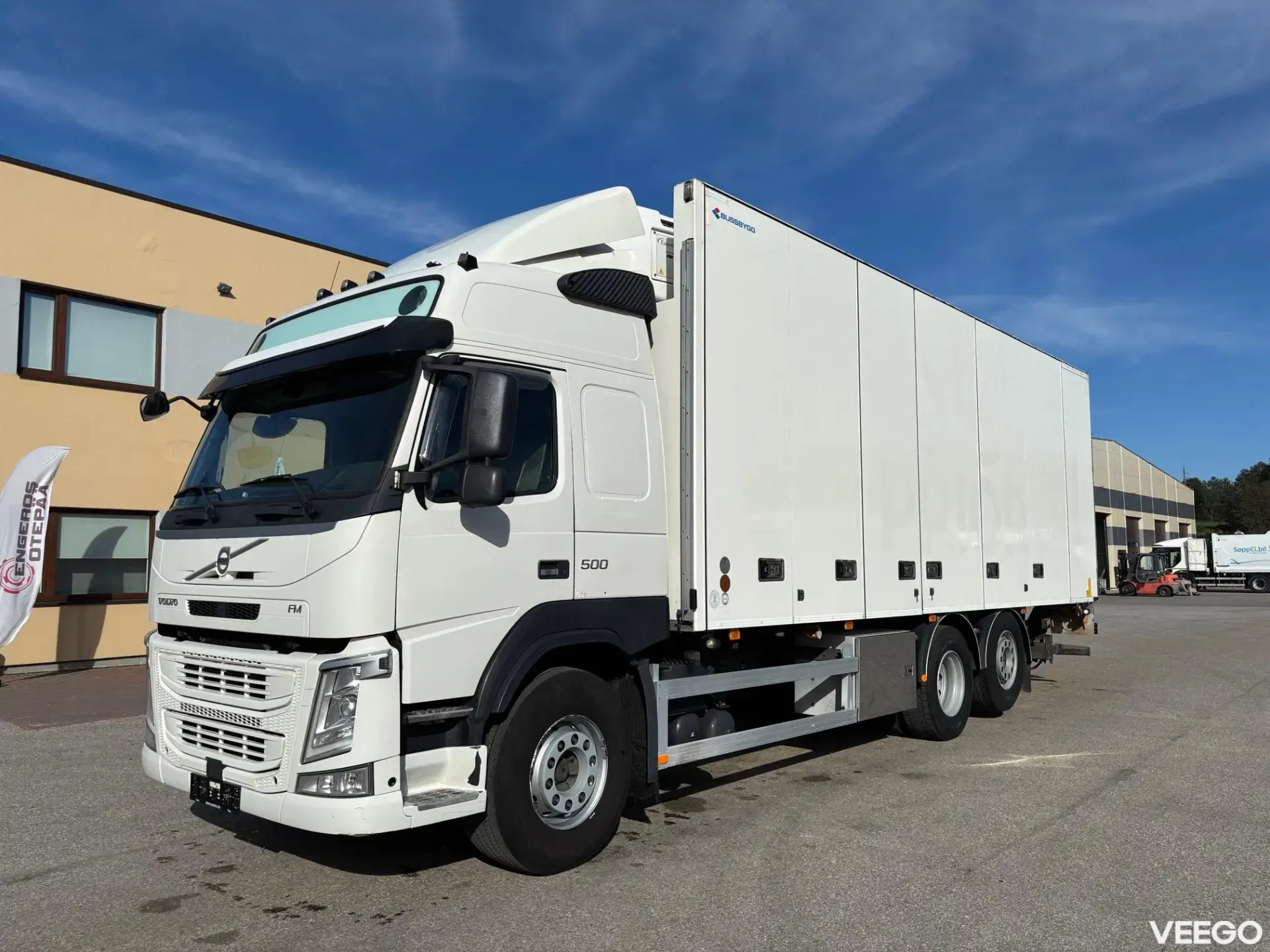 Volvo FM 6X2*4 + RETARDER + CARRIER SUPRA 1250 375kW