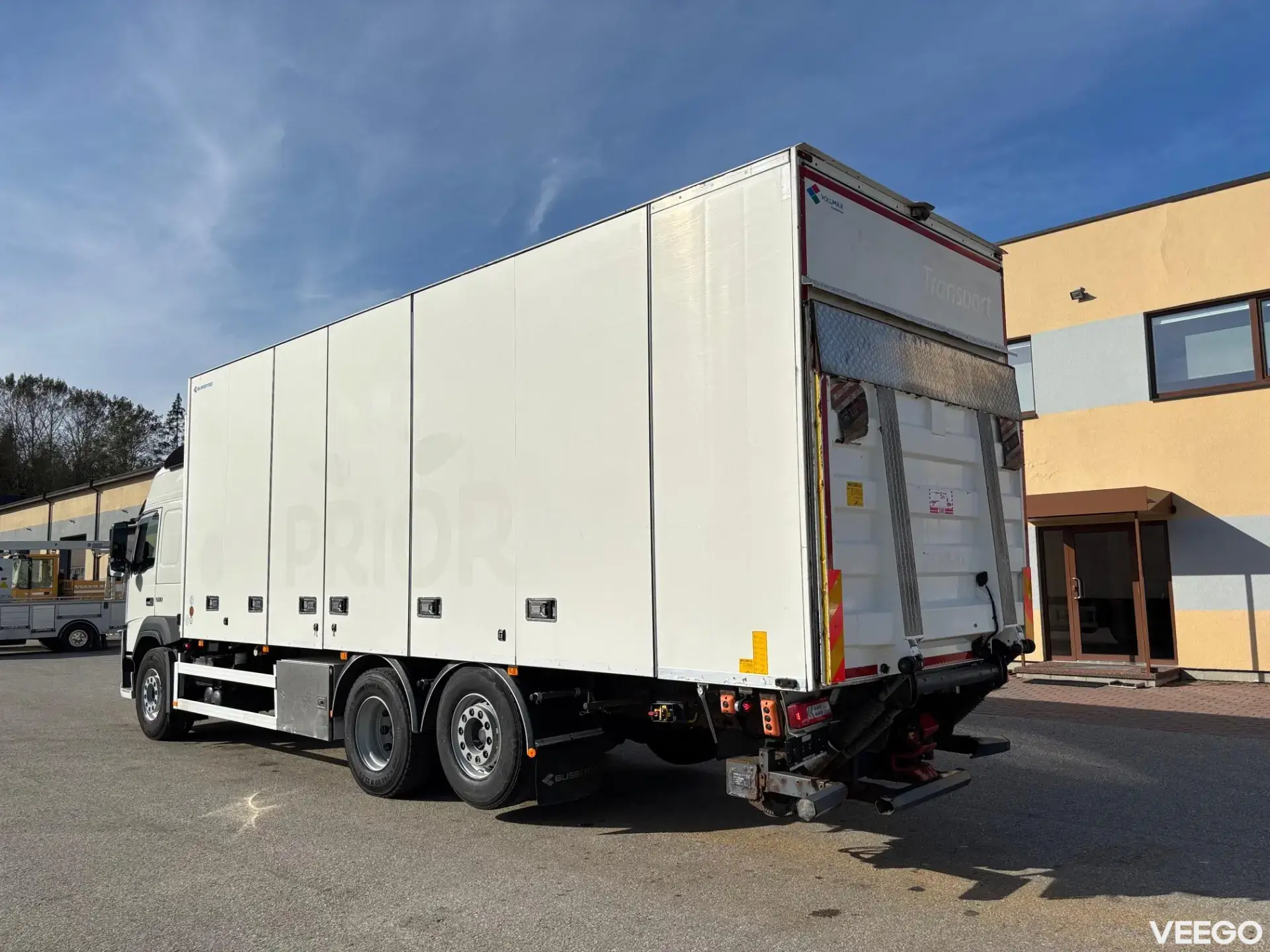 Volvo FM 6X2*4 + RETARDER + CARRIER SUPRA 1250 375kW