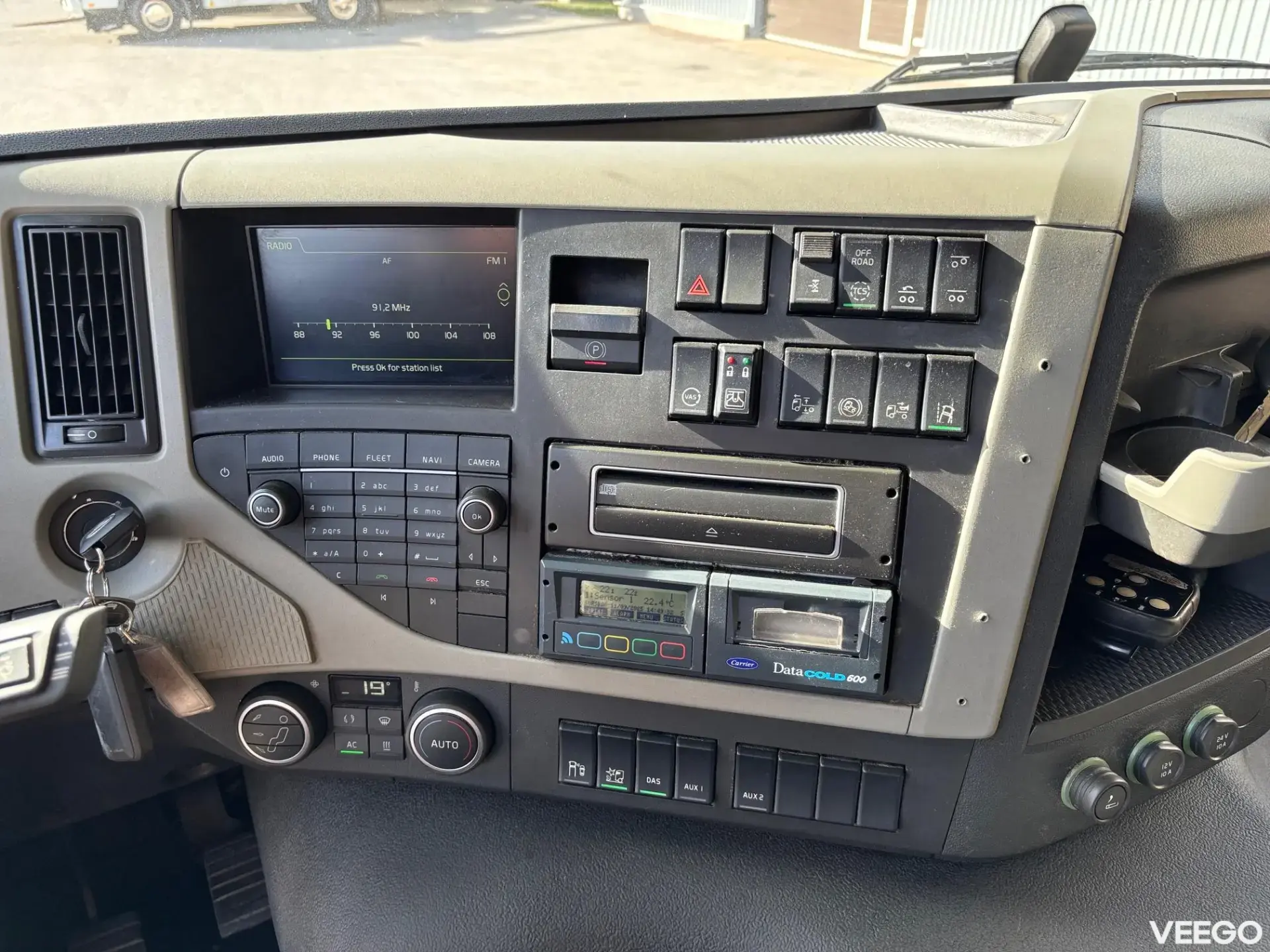 Volvo FM 6X2*4 + RETARDER + CARRIER SUPRA 1250 375kW