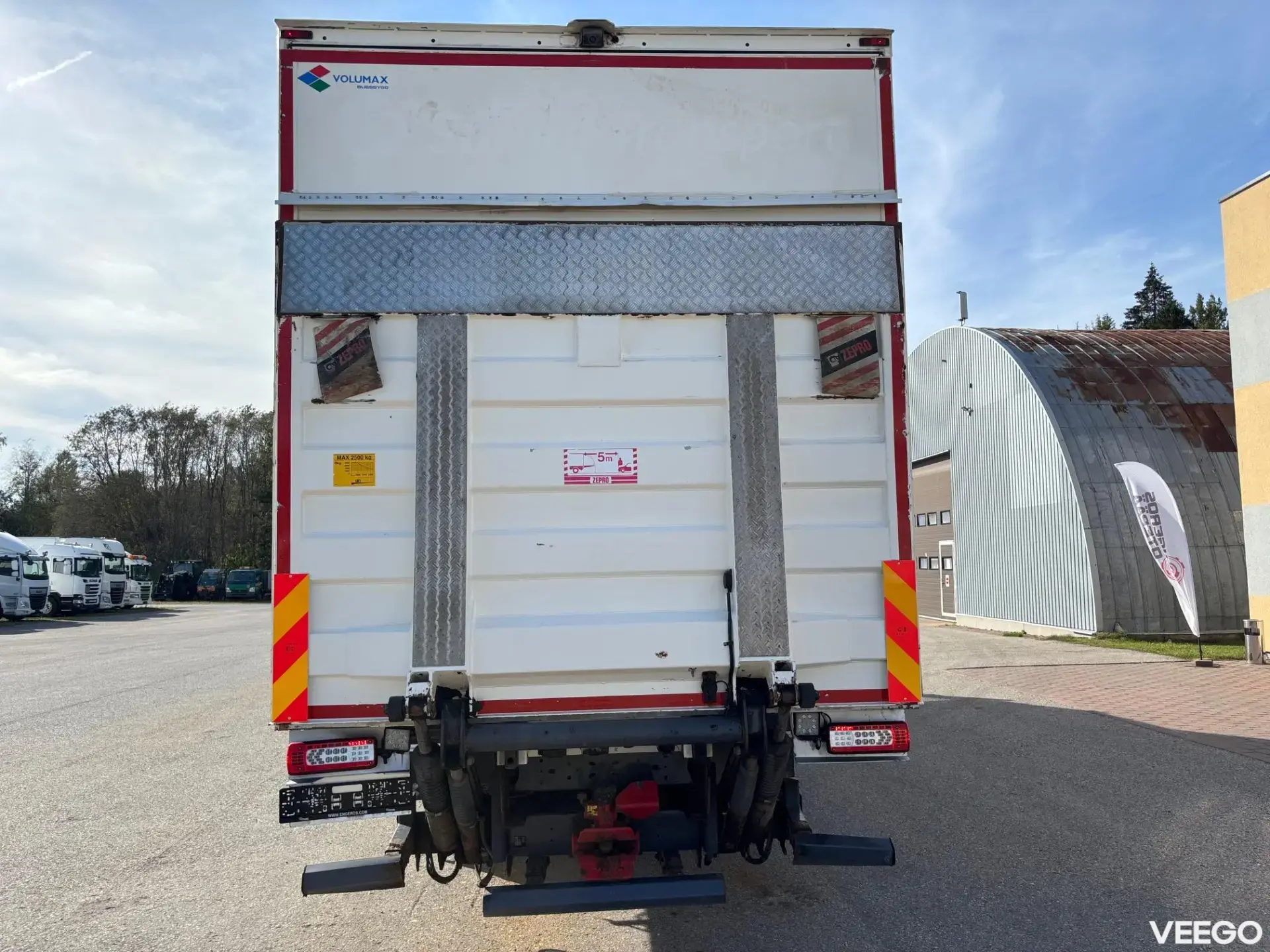 Volvo FM 6X2*4 + RETARDER + CARRIER SUPRA 1250 375kW