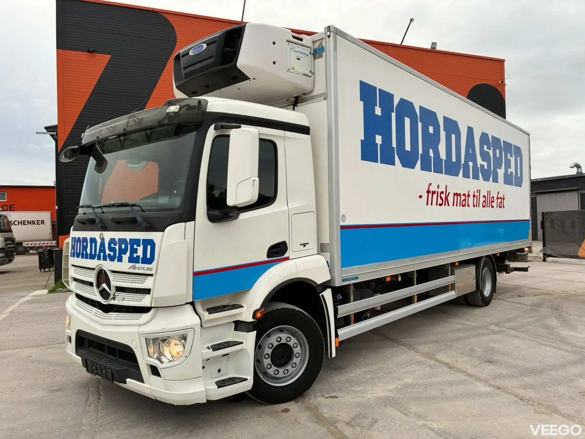 Mercedes-Benz Antos CARRIER SUPRA 1250 Mt / BOX L=8674 mm 260kW
