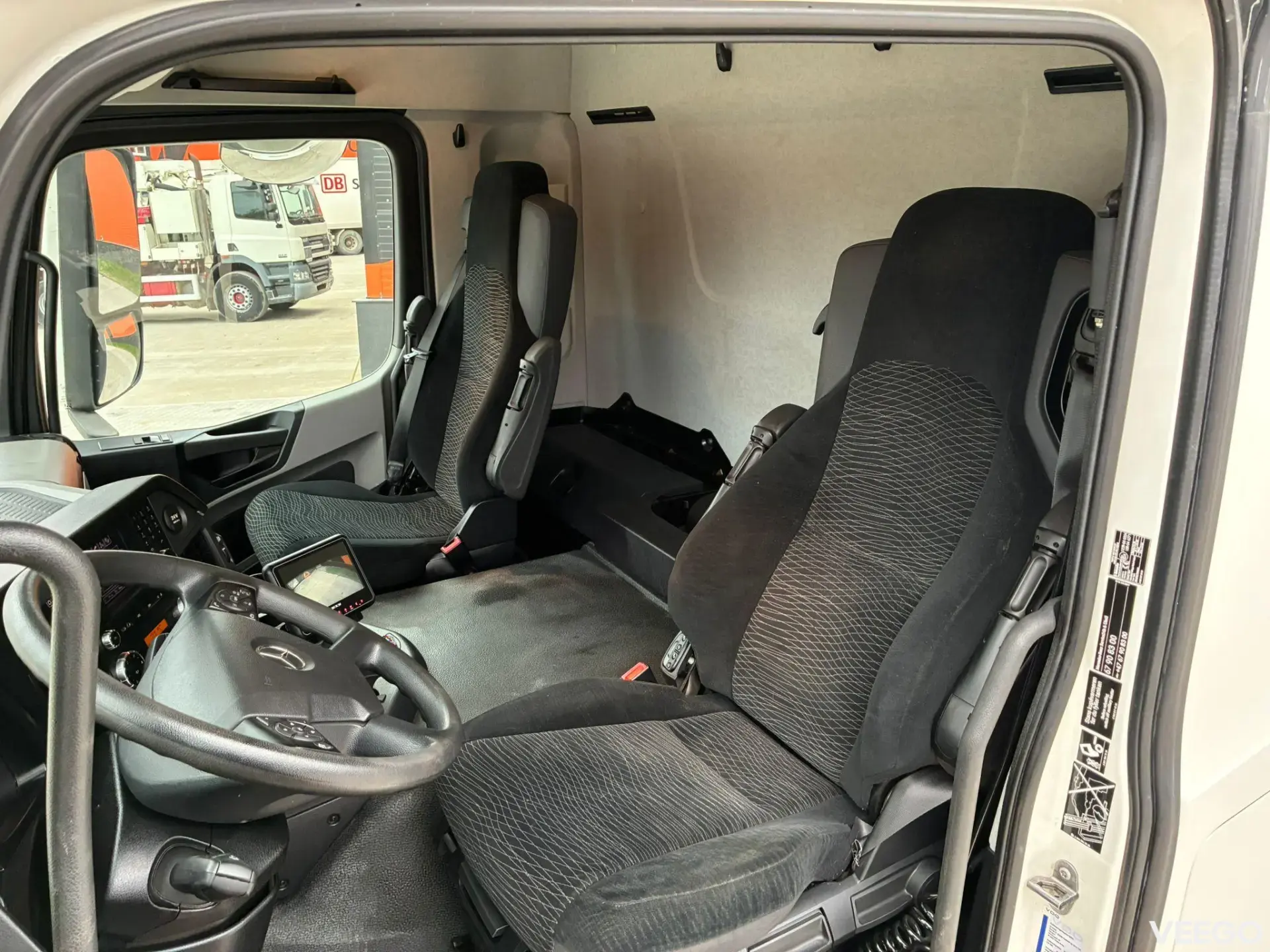 Mercedes-Benz Antos CARRIER SUPRA 1250 Mt / BOX L=8674 mm 260kW