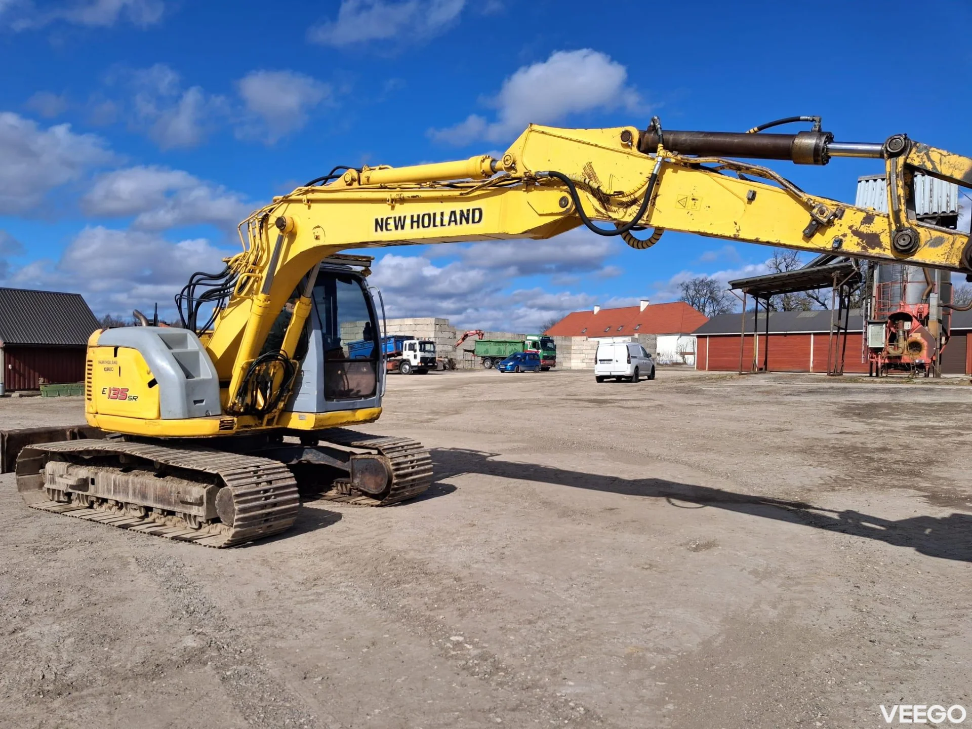 New Holland E135SR kW
