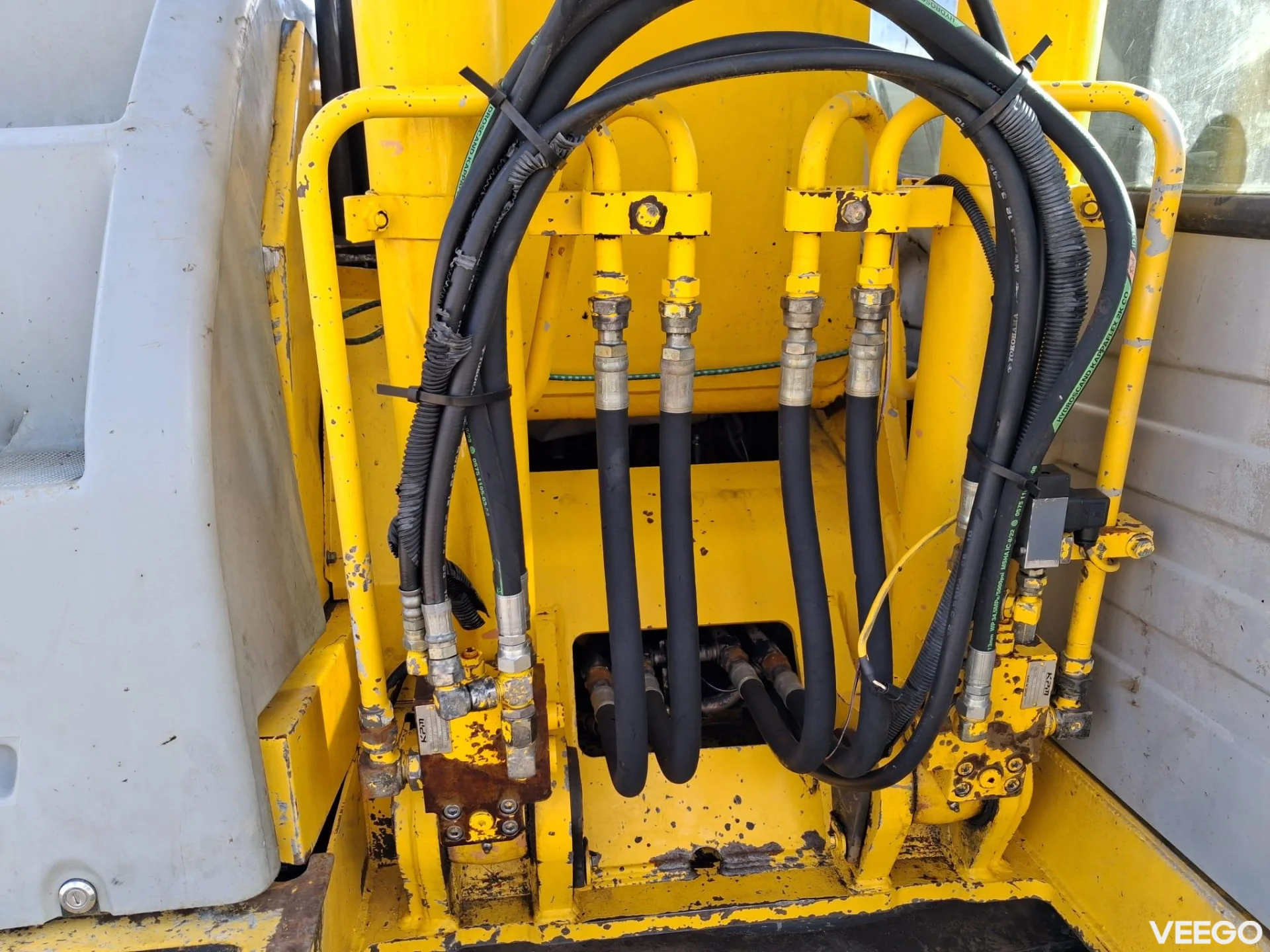 New Holland E135SR kW
