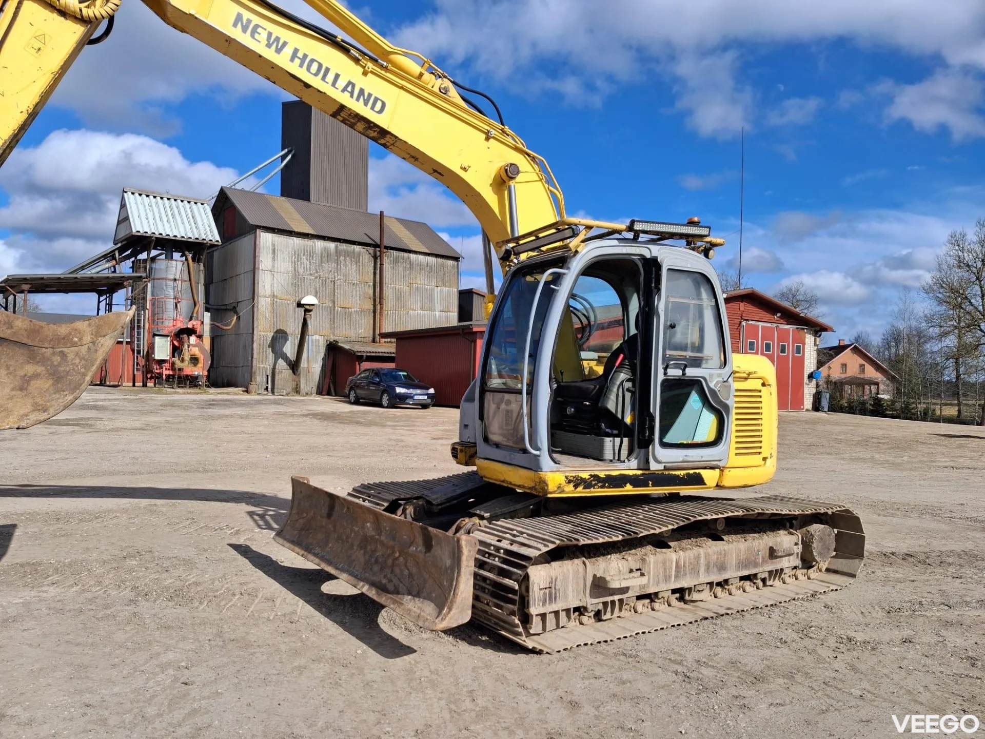 New Holland E135SR kW