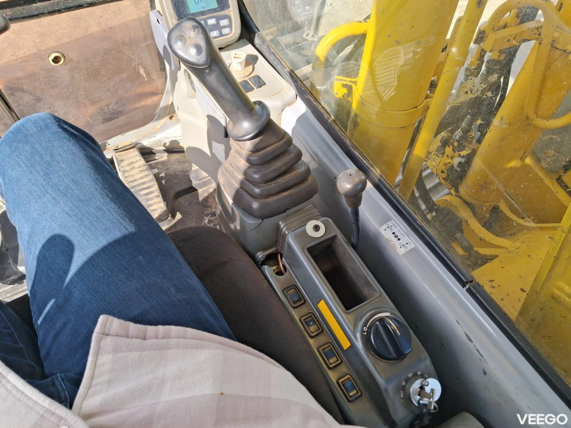 New Holland E135SR kW