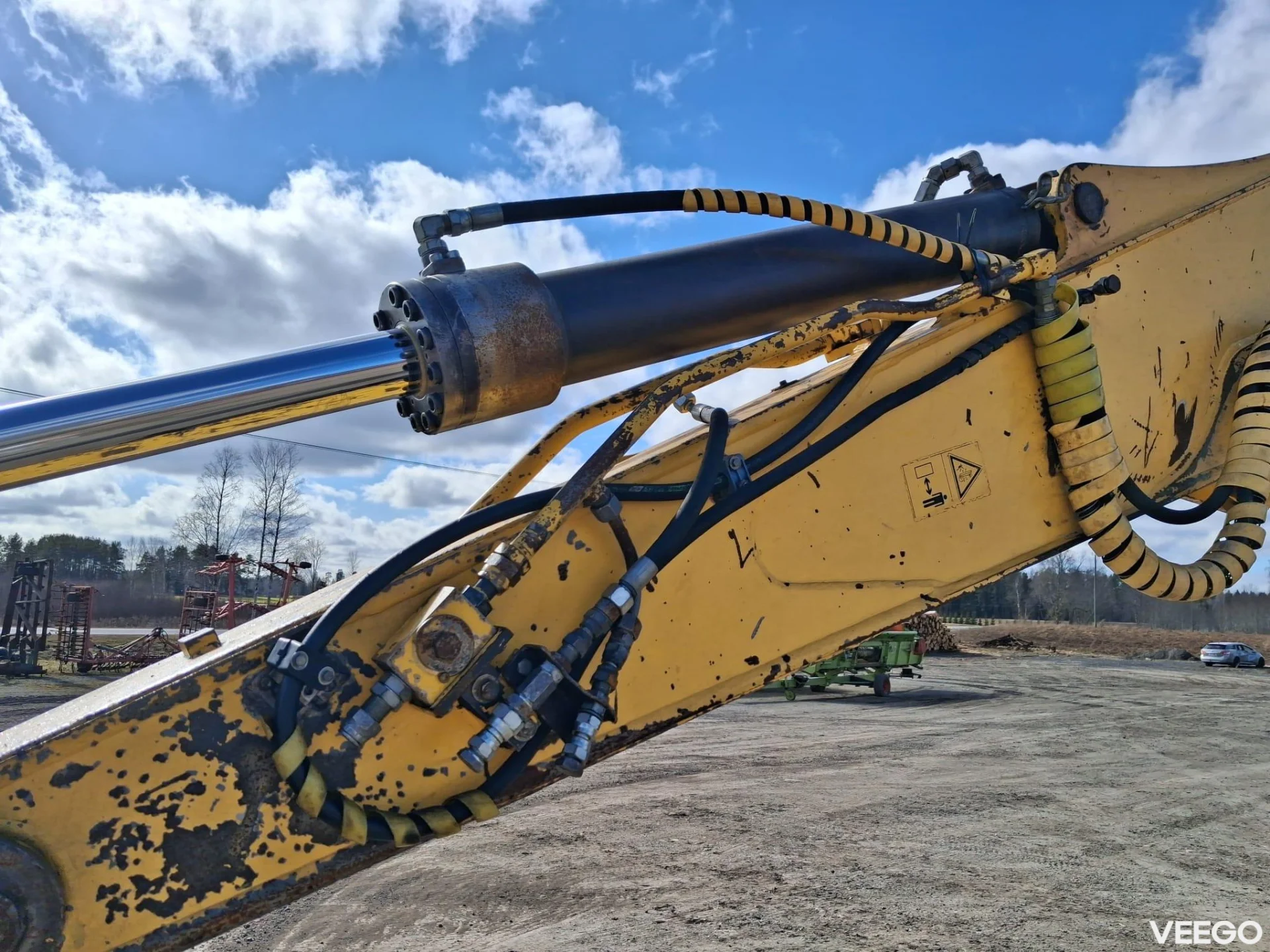 New Holland E135SR kW