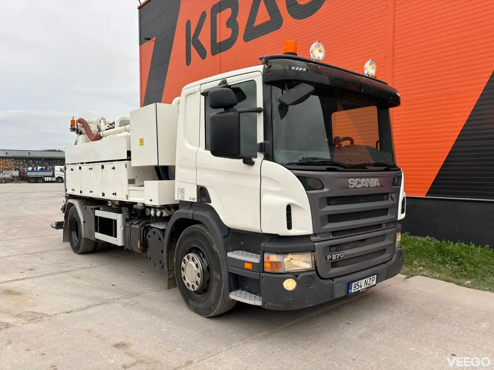 SCANIA P270 J. Hvidtved Larsen tank 7000 I / vacuum Gardner Denver / pressure URACA 200 bar / 104 l/min - year 2016 198kW