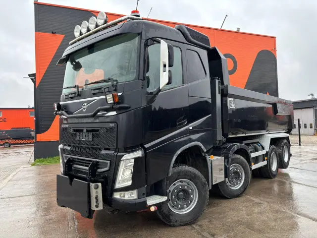 Image of Volvo FH 540 8x4 RETARDER / TANDEM AXLE LIFT / BOX L=5649 mm 405kW