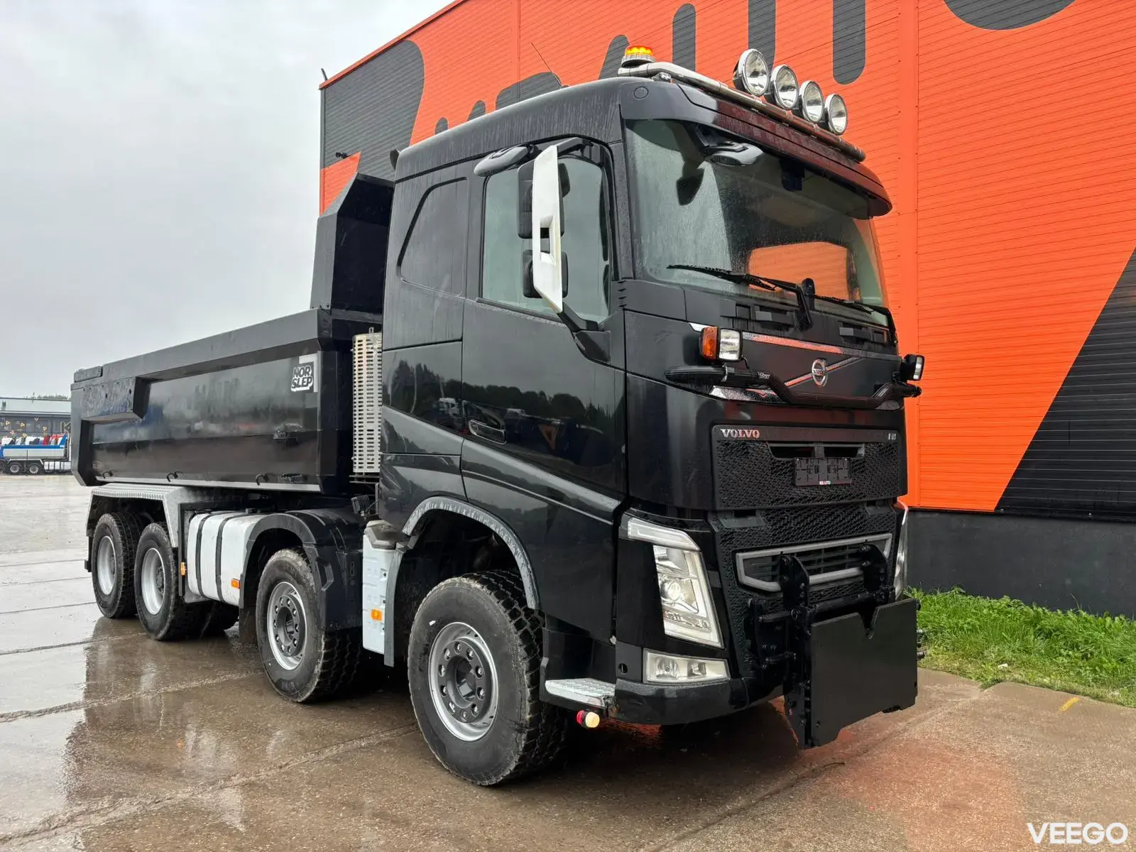 Volvo FH 540 8x4 RETARDER / TANDEM AXLE LIFT / BOX L=5649 mm 405kW
