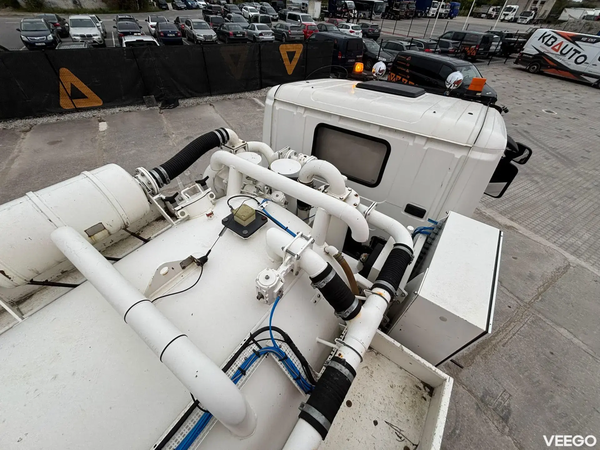 SCANIA P270 J. Hvidtved Larsen tank 7000 I / vacuum Gardner Denver / pressure URACA 200 bar / 104 l/min - year 2016 198kW