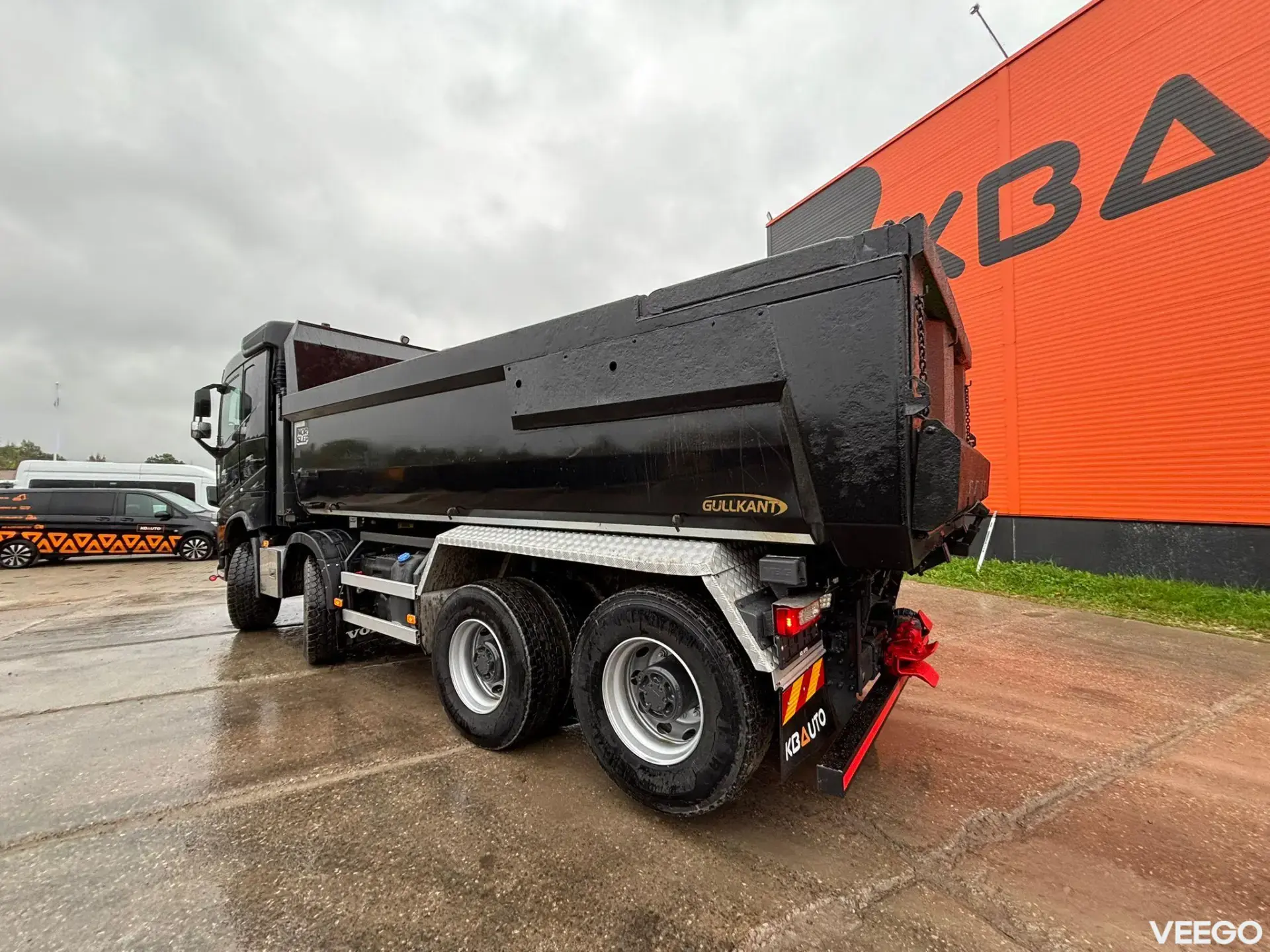 Volvo FH 540 8x4 RETARDER / TANDEM AXLE LIFT / BOX L=5649 mm 405kW