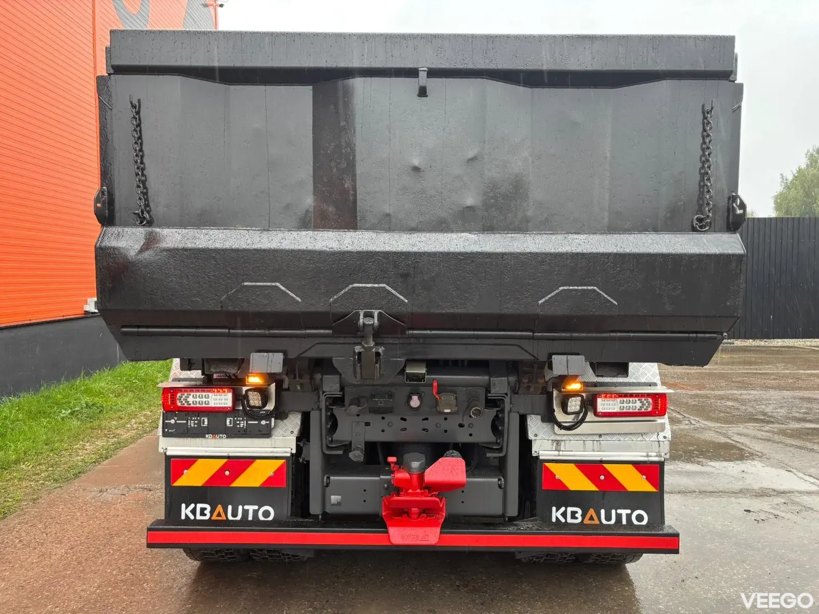 Volvo FH 540 8x4 RETARDER / TANDEM AXLE LIFT / BOX L=5649 mm 405kW