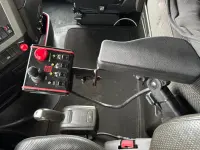 Volvo FH 540 8x4 RETARDER / TANDEM AXLE LIFT / BOX L=5649 mm 405kW thumbnail