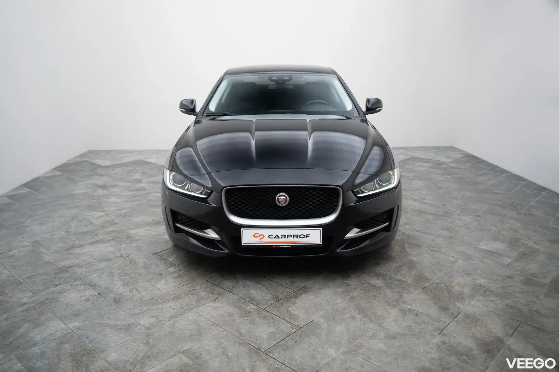 Jaguar XE R-Sport AWD 2.0 132kW