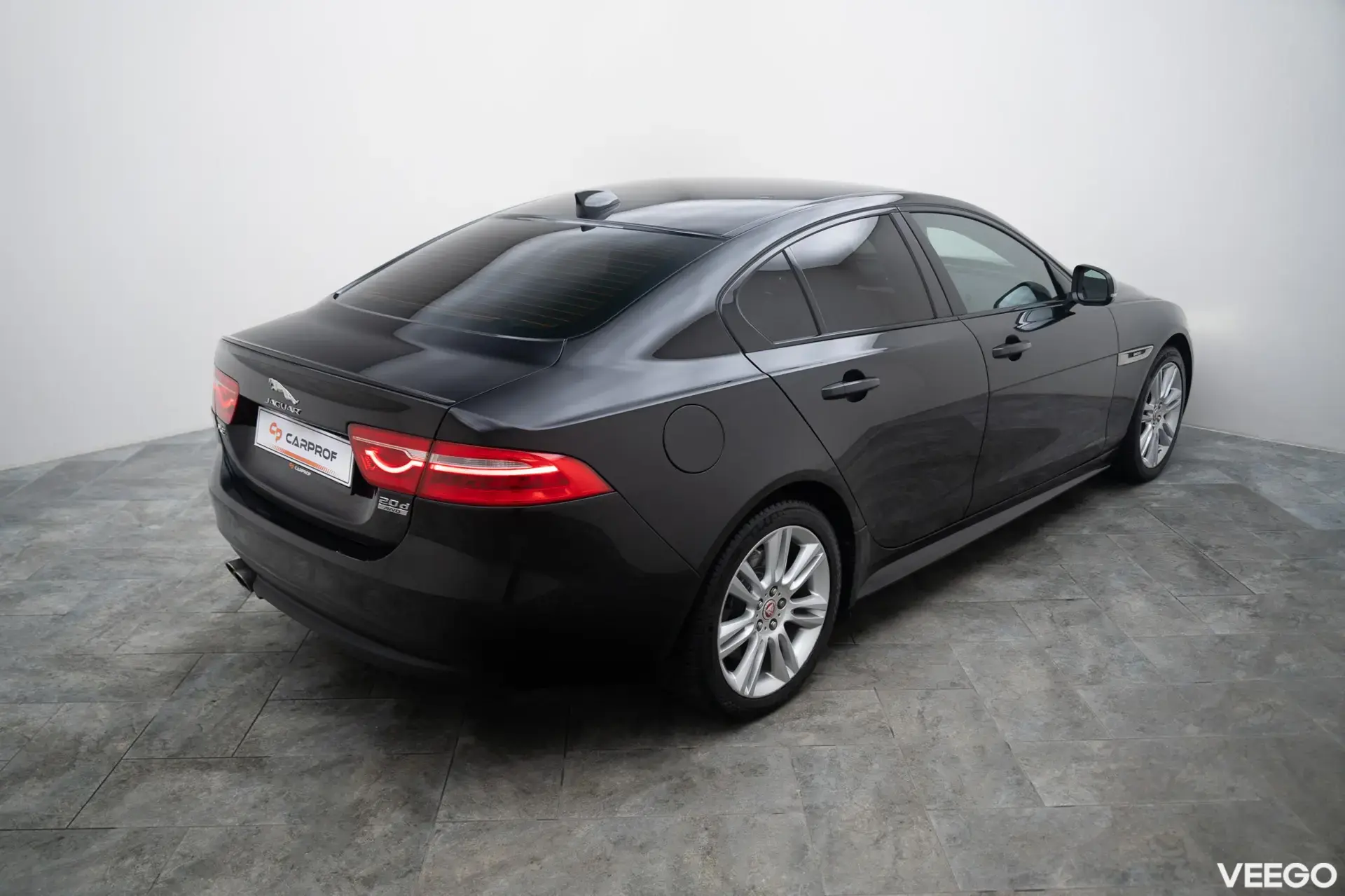 Jaguar XE R-Sport AWD 2.0 132kW