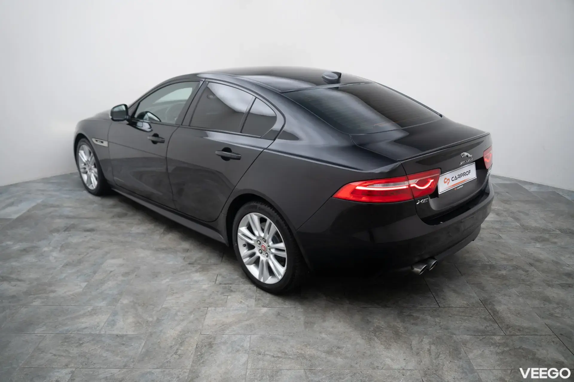 Jaguar XE R-Sport AWD 2.0 132kW