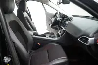 Jaguar XE R-Sport AWD 2.0 132kW thumbnail