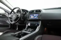 Jaguar XE R-Sport AWD 2.0 132kW thumbnail