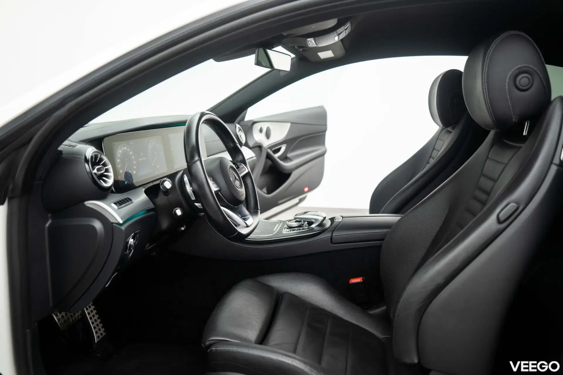 Mercedes-Benz E220 d Coupe AMG 2.0 143kW
