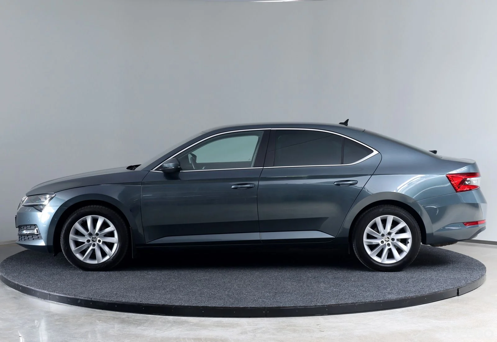 Skoda Superb 4x4 Style Facelift 2 147kW