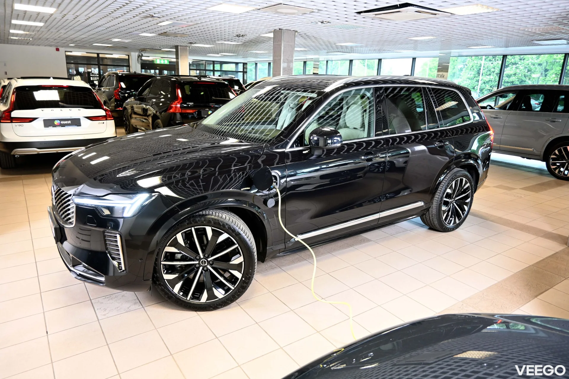 Volvo XC90 AWD 4C B&W LUXURY BRIGHT 7 XENIUM INTELLI SAFE PRO MY26 2 335kW