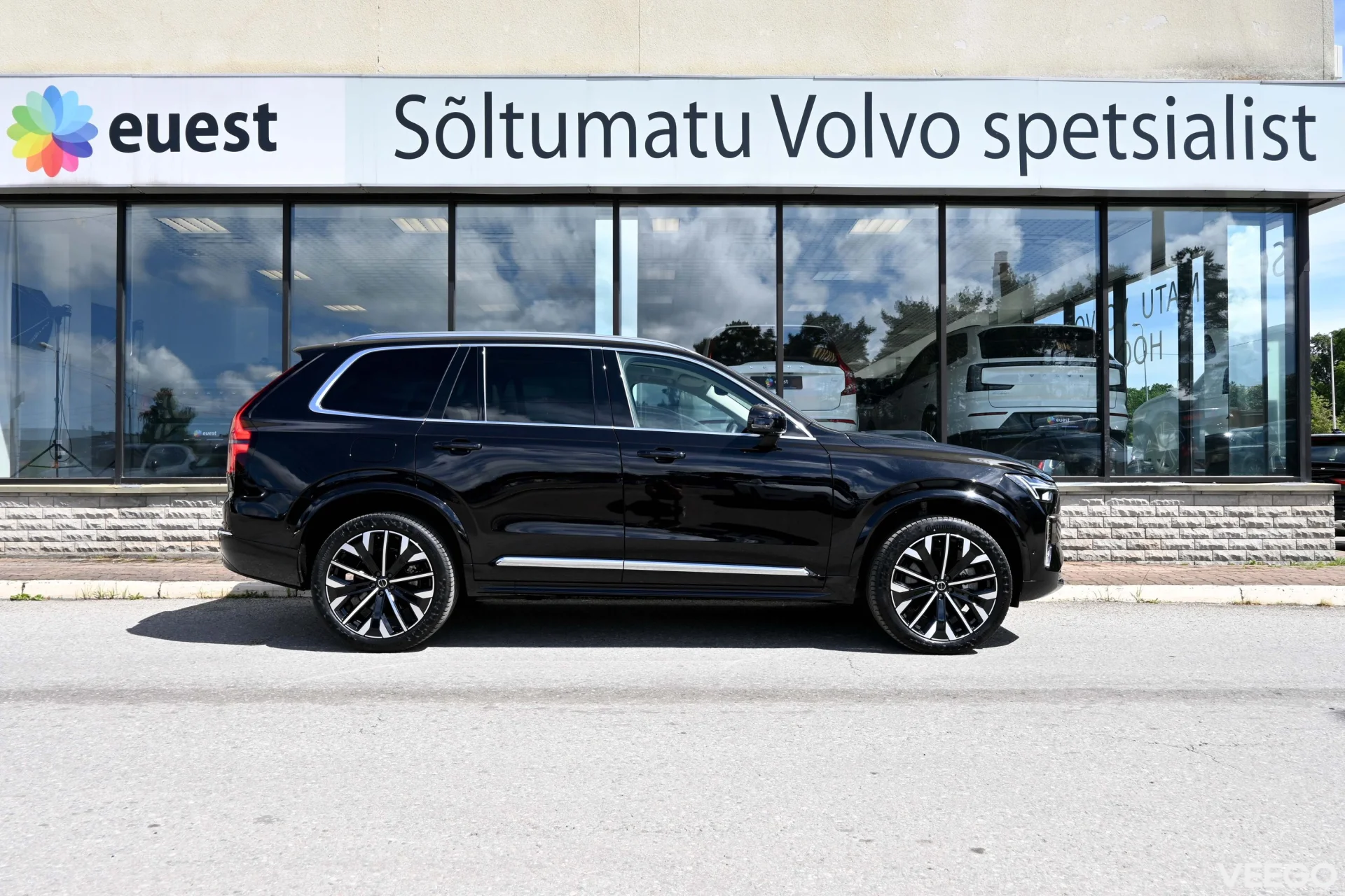 Volvo XC90 AWD 4C B&W LUXURY BRIGHT 7 XENIUM INTELLI SAFE PRO MY26 2 335kW