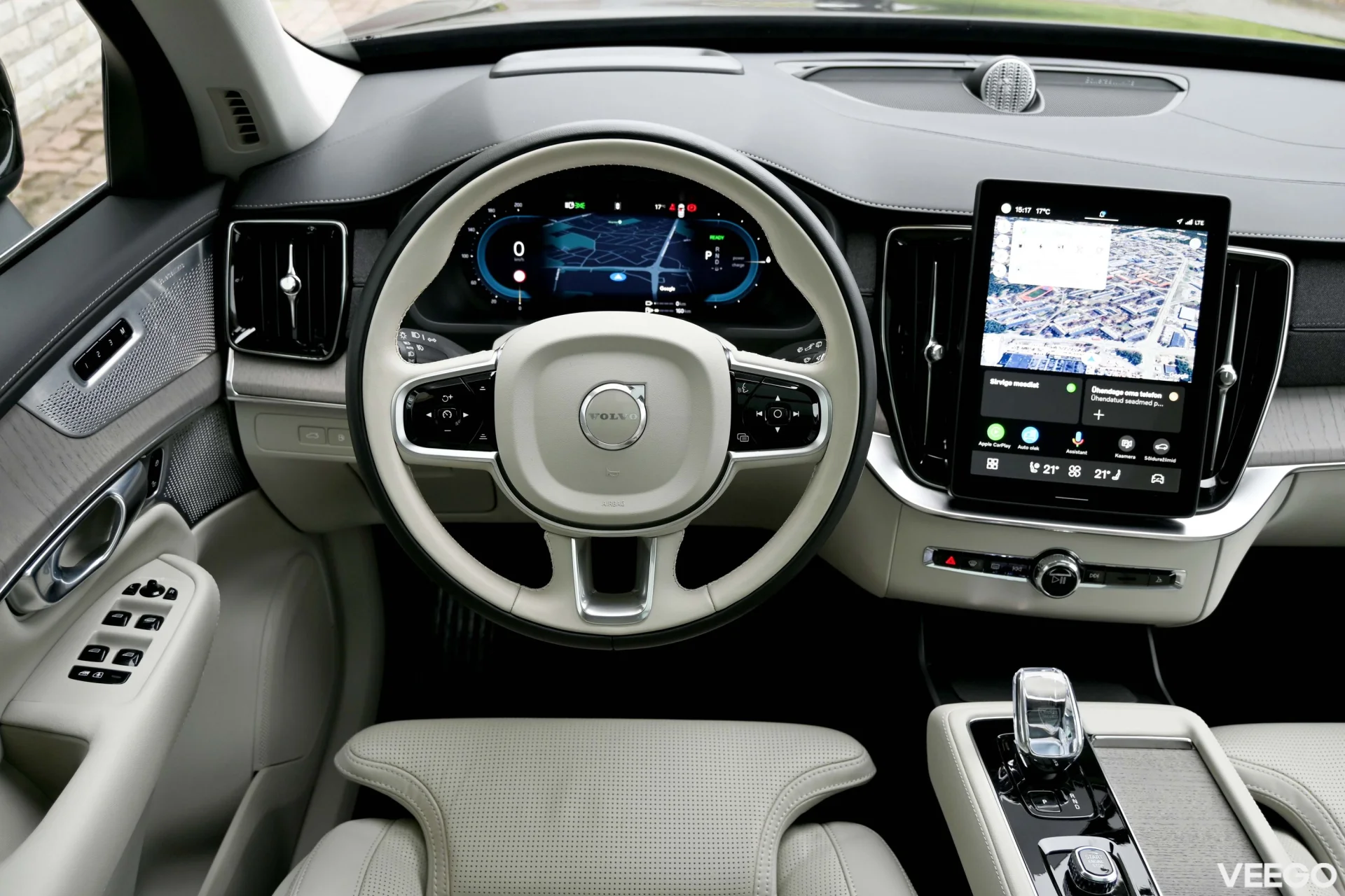 Volvo XC90 AWD 4C B&W LUXURY BRIGHT 7 XENIUM INTELLI SAFE PRO MY26 2 335kW