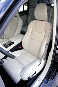 Volvo XC90 AWD 4C B&W LUXURY BRIGHT 7 XENIUM INTELLI SAFE PRO MY26 2 335kW thumbnail