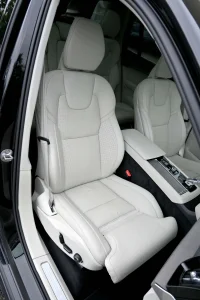 Volvo XC90 AWD 4C B&W LUXURY BRIGHT 7 XENIUM INTELLI SAFE PRO MY26 2 335kW thumbnail