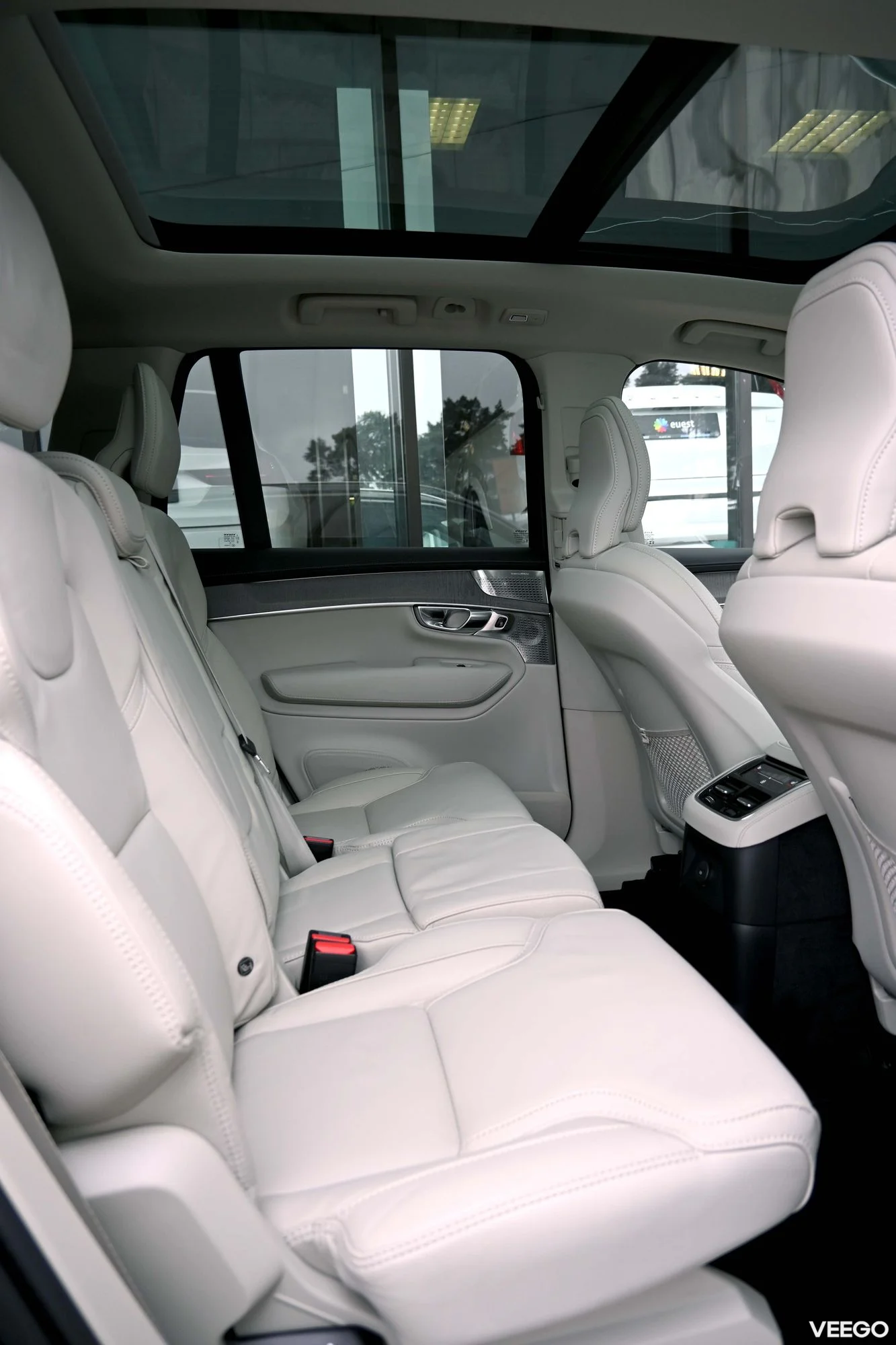 Volvo XC90 AWD 4C B&W LUXURY BRIGHT 7 XENIUM INTELLI SAFE PRO MY26 2 335kW