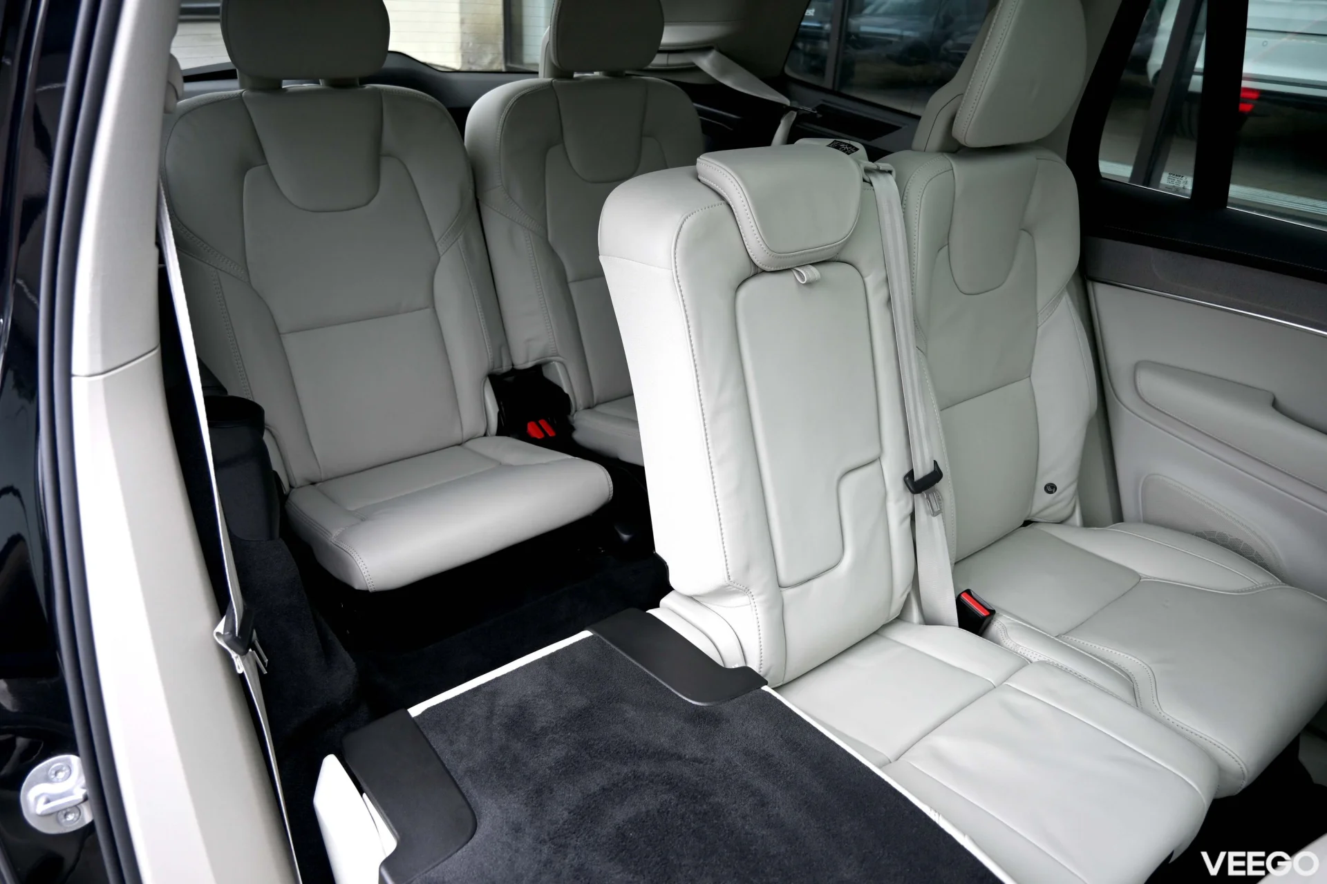 Volvo XC90 AWD 4C B&W LUXURY BRIGHT 7 XENIUM INTELLI SAFE PRO MY26 2 335kW