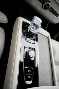 Volvo XC90 AWD 4C B&W LUXURY BRIGHT 7 XENIUM INTELLI SAFE PRO MY26 2 335kW thumbnail