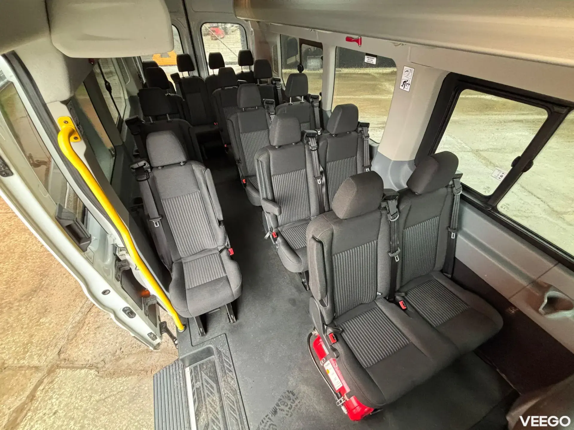 Ford Transit 17 +1 seats / DRIVER AC 114kW