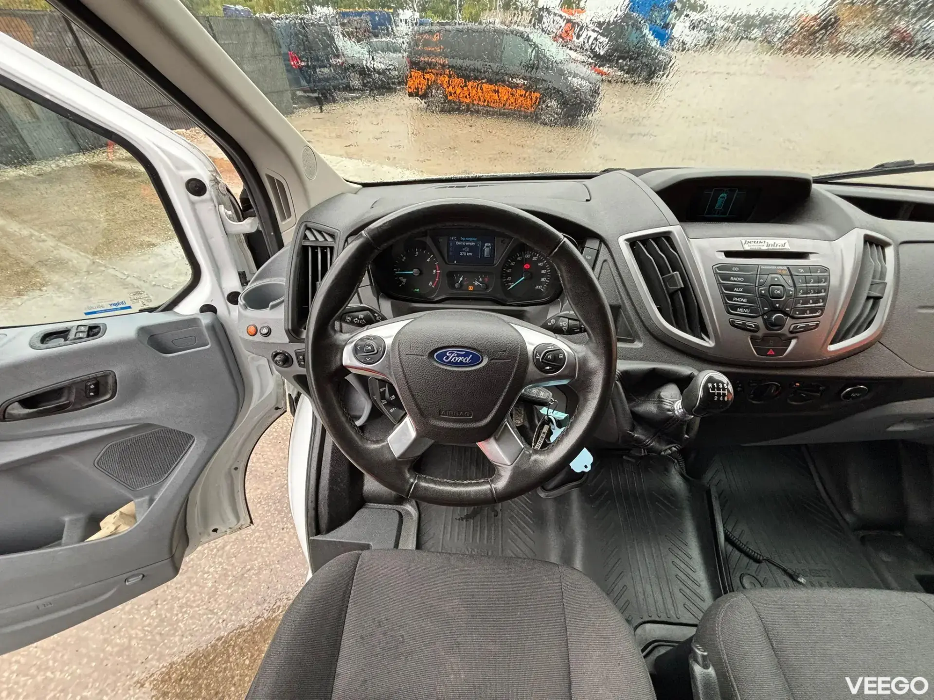 Ford Transit 17 +1 seats / DRIVER AC 114kW