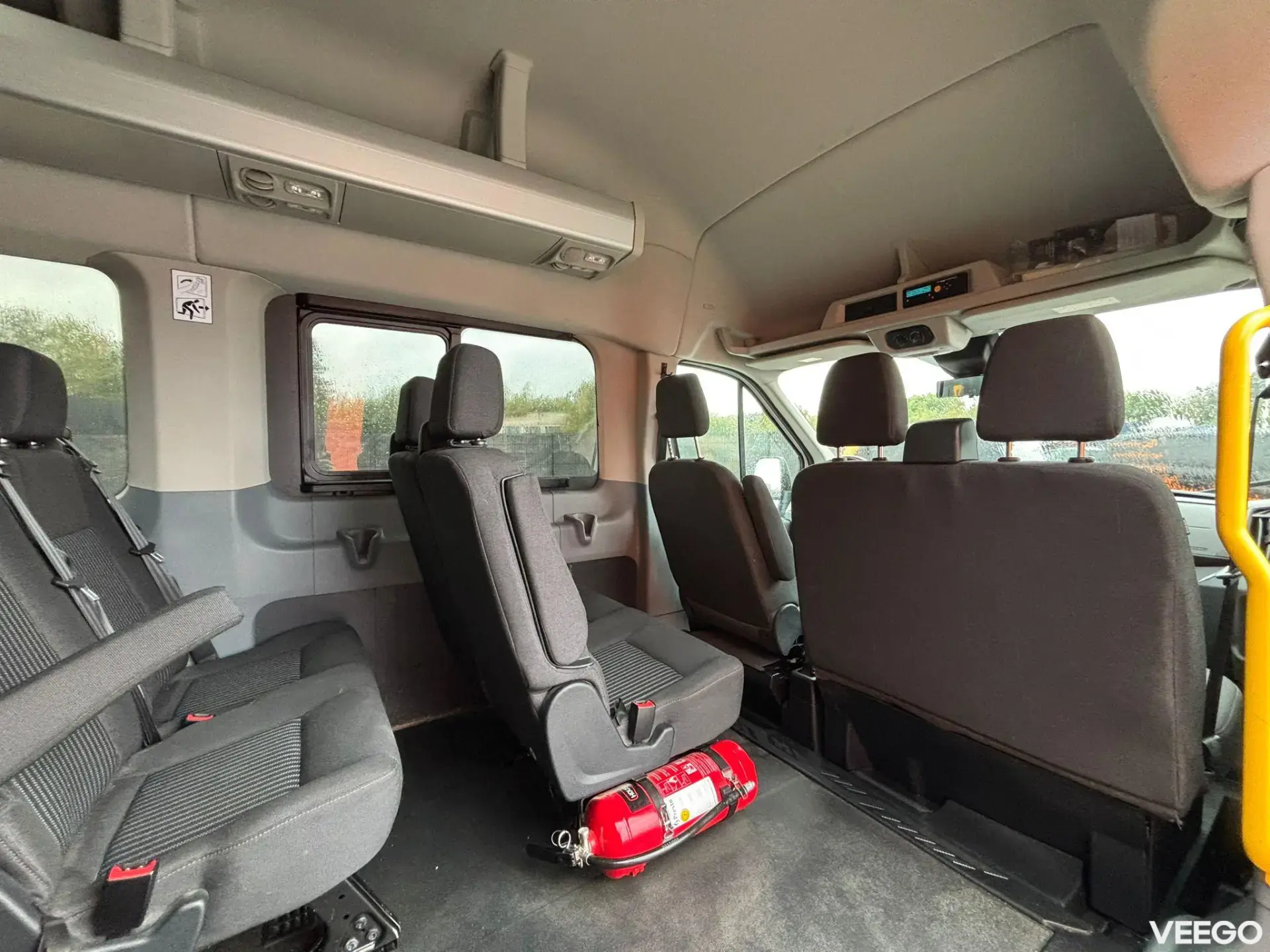 Ford Transit 17 +1 seats / DRIVER AC 114kW