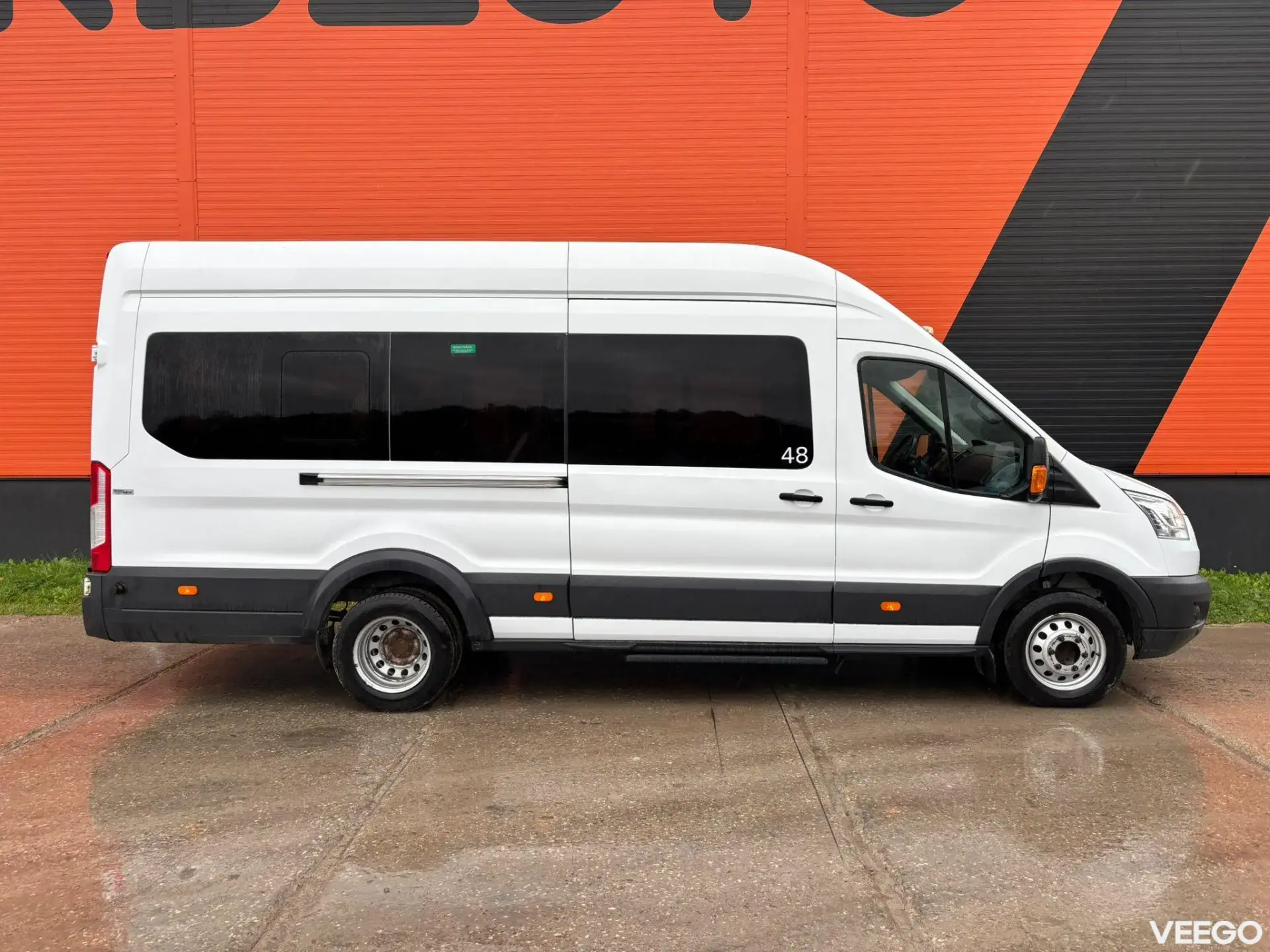 Ford Transit 17 +1 seats / DRIVER AC 114kW
