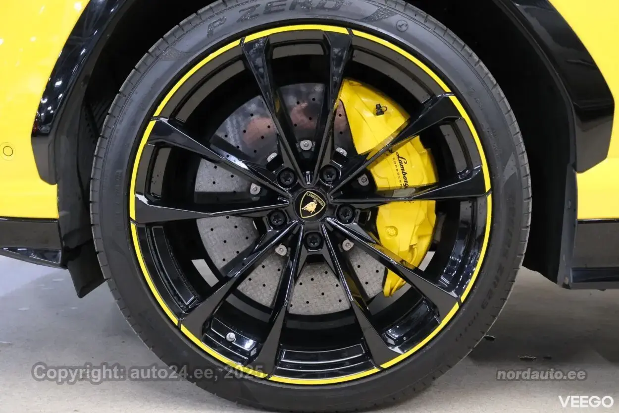 Lamborghini Urus - 4 478kW