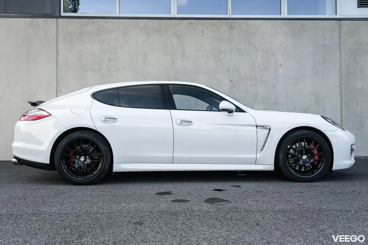 Porsche Panamera Turbo 4.8 368kW