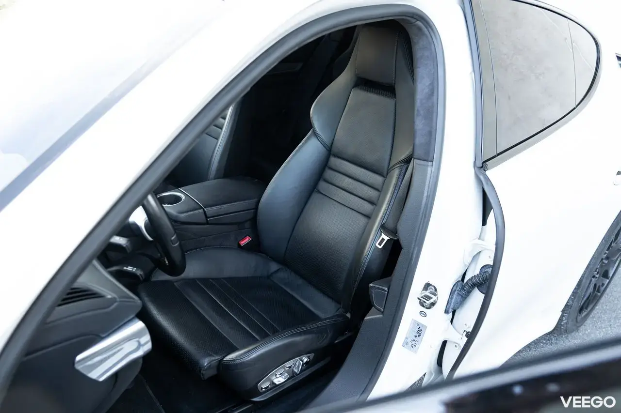 Porsche Panamera Turbo 4.8 368kW