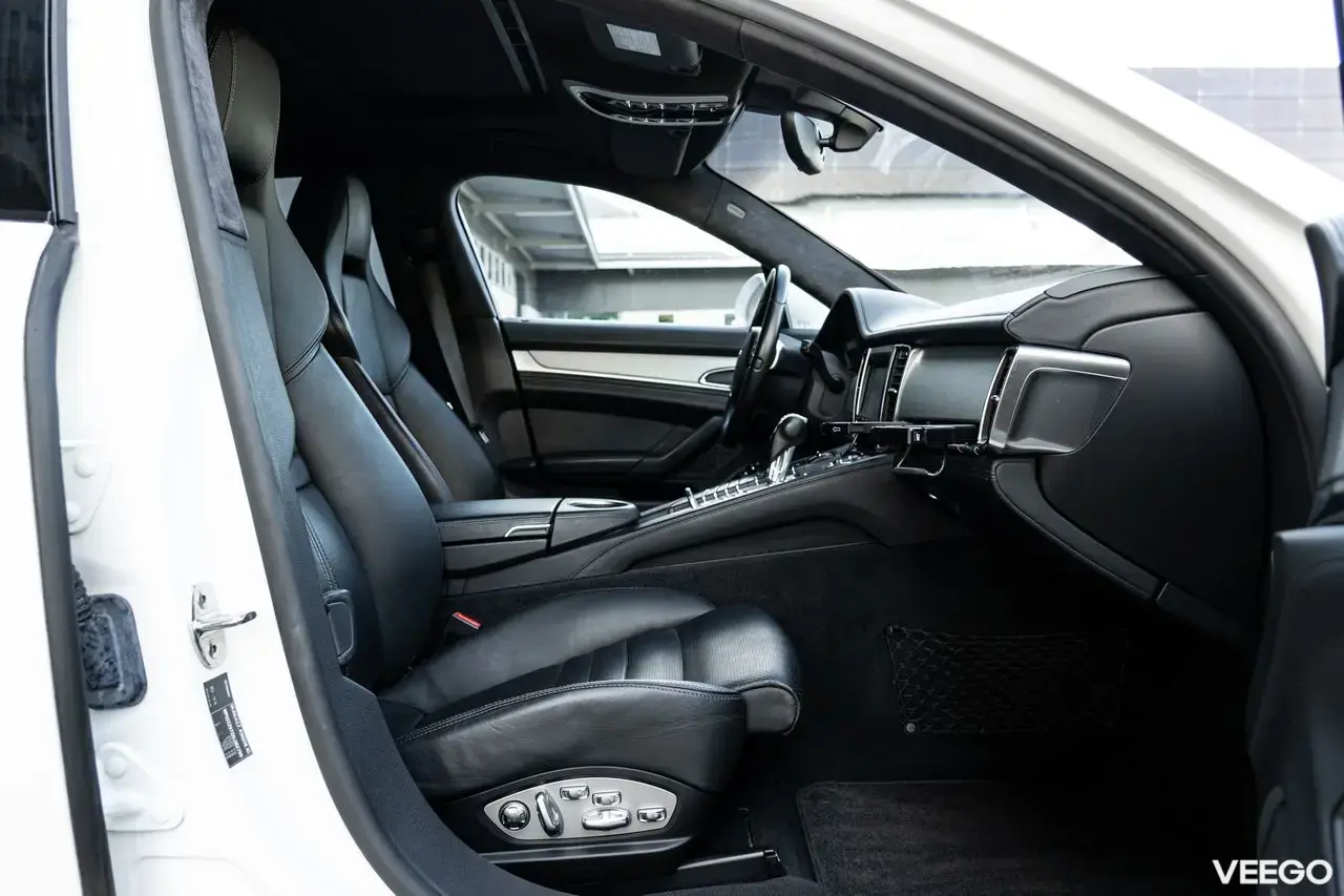 Porsche Panamera Turbo 4.8 368kW