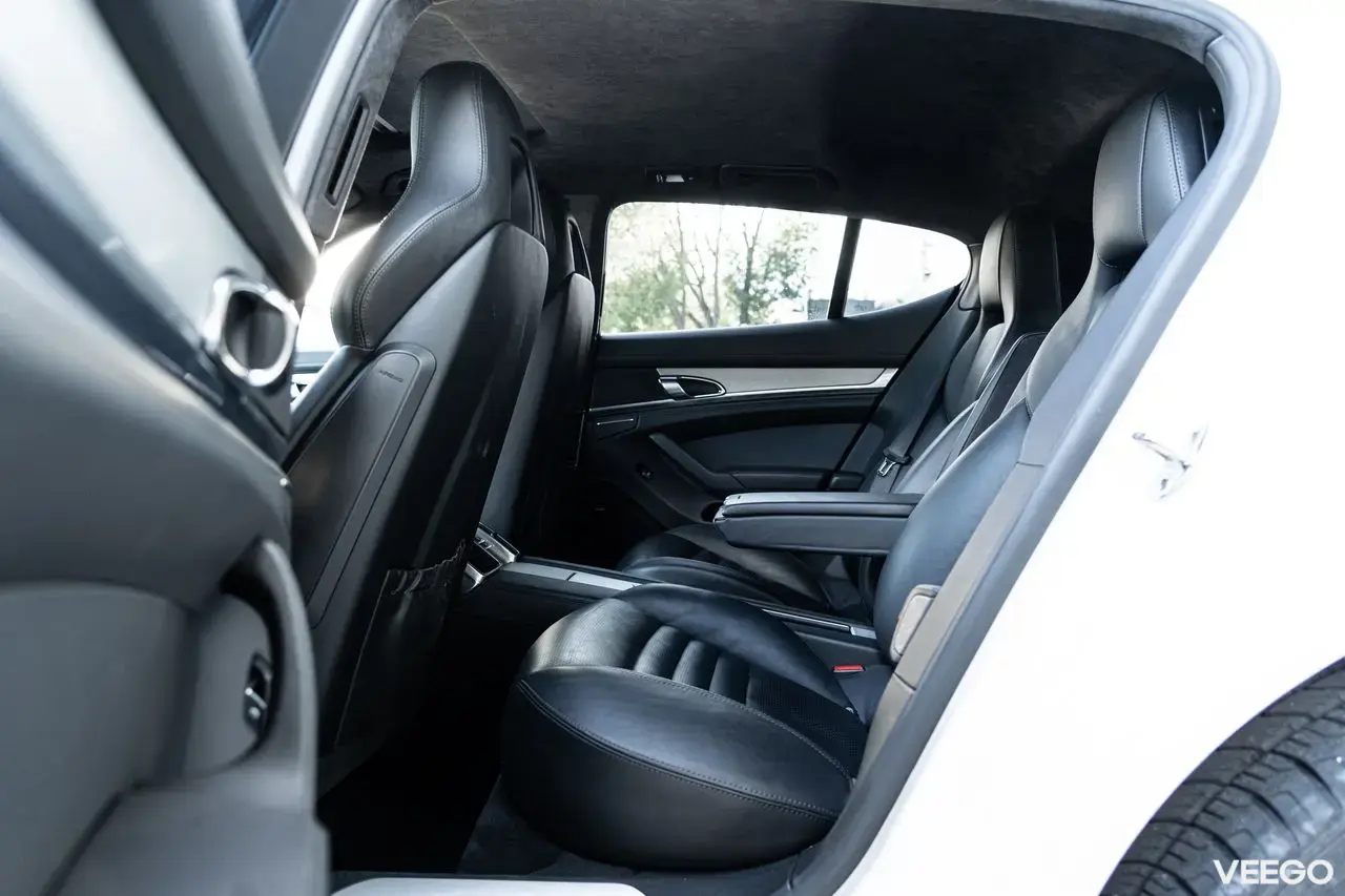 Porsche Panamera Turbo 4.8 368kW