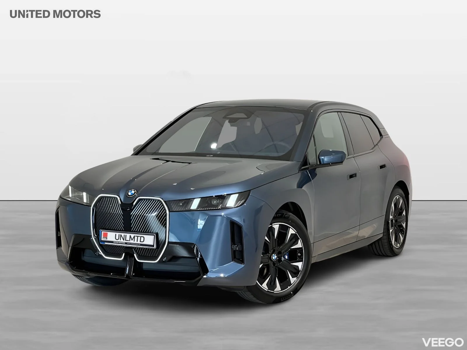 BMW iX xDrive 60, M-Sport, Panorama, HK, Adpt Fart, Drag 400kW