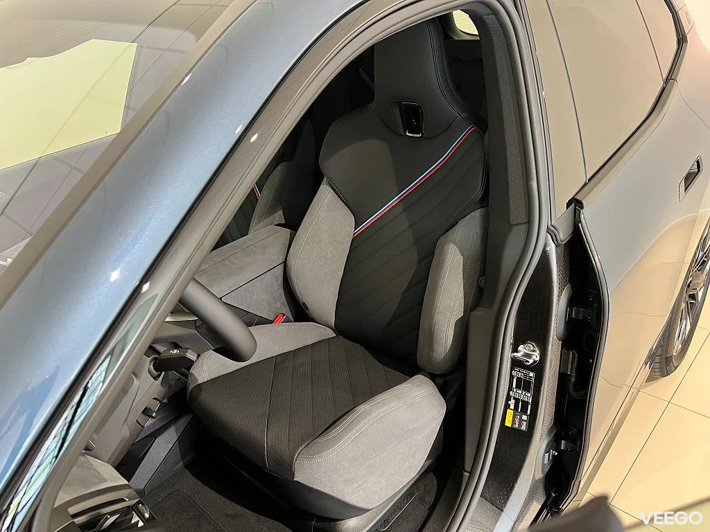 BMW iX xDrive 60, M-Sport, Panorama, HK, Adpt Fart, Drag 400kW