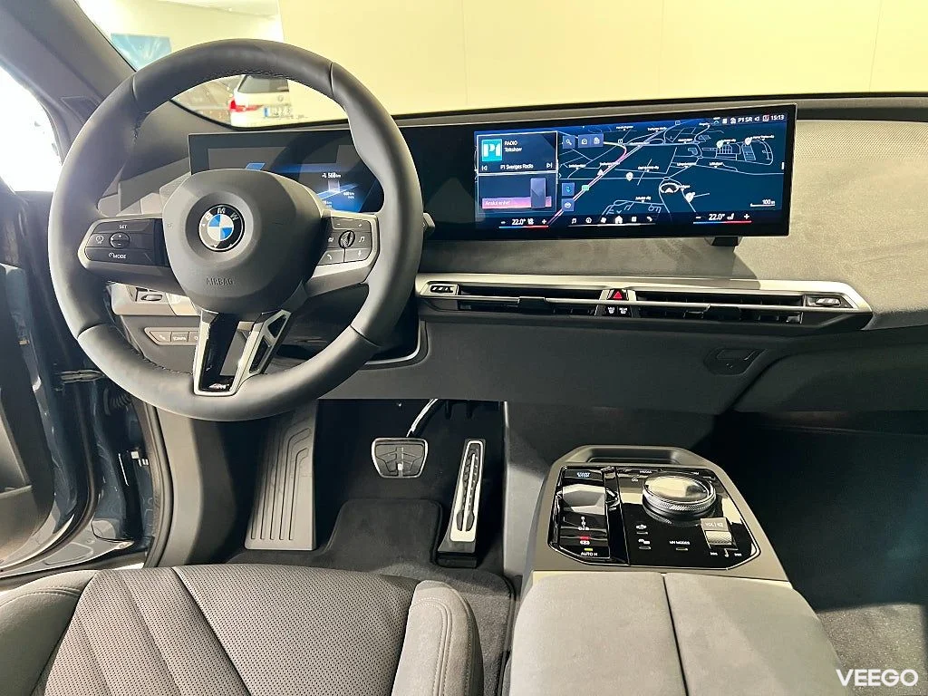 BMW iX xDrive 60, M-Sport, Panorama, HK, Adpt Fart, Drag 400kW
