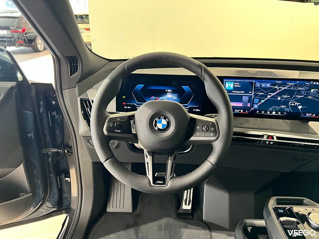 BMW iX xDrive 60, M-Sport, Panorama, HK, Adpt Fart, Drag 400kW