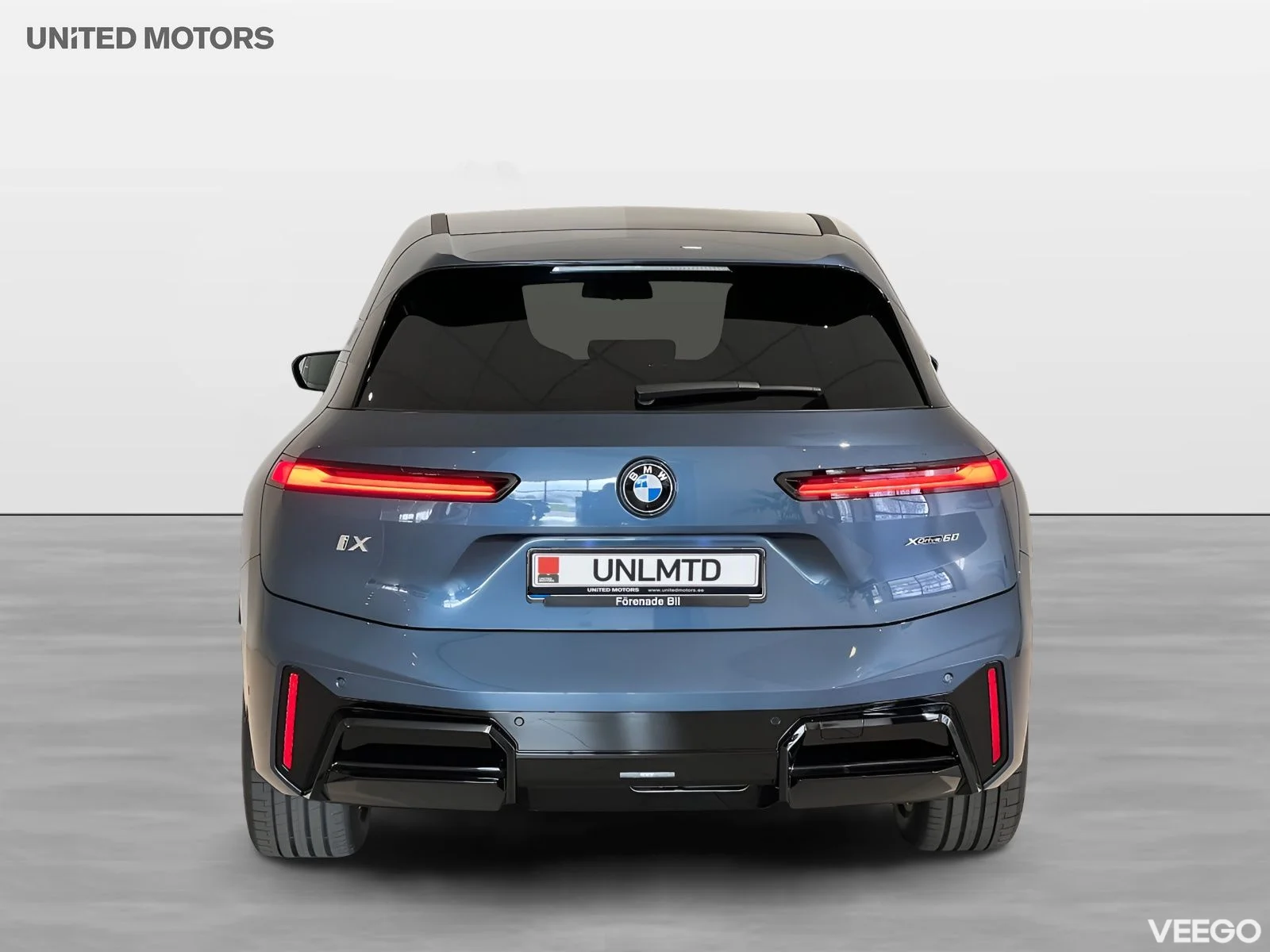 BMW iX xDrive 60, M-Sport, Panorama, HK, Adpt Fart, Drag 400kW