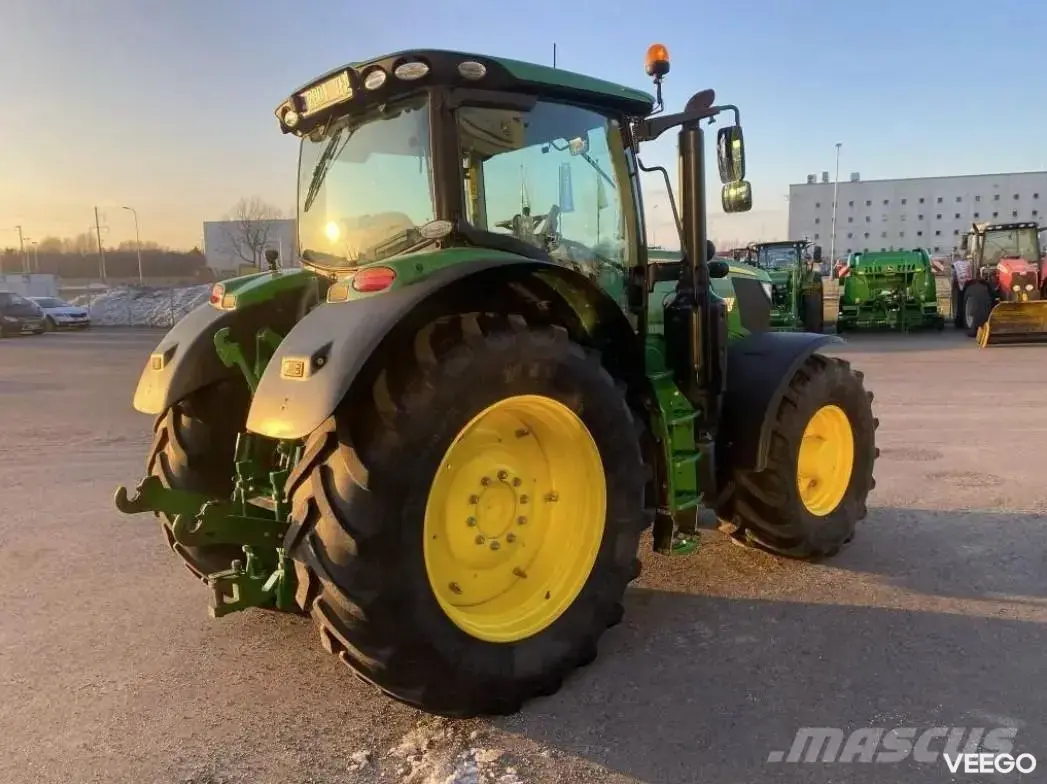 John Deere 6215R 158kW